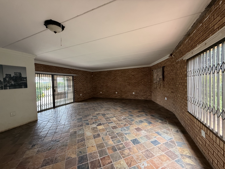 4 Bedroom Property for Sale in Schoemansville North West